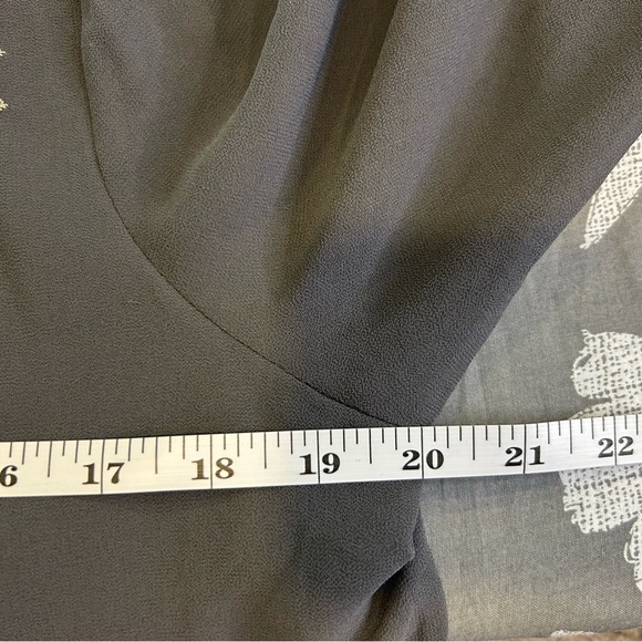 🩶”WHBM” Bluish Gray Long Sleeve Dress w/ White and Gold Floral Embroidery Sz 12🩶 - Picture 12 of 16